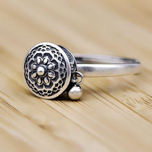 Afbeelding in Gallery-weergave laden, Buddhist Tibetan Prayer Wheel Ring OM Mantra Lotus Floral Ring
