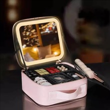 Afbeelding in Gallery-weergave laden, Makeup Bag with LED Mirror
