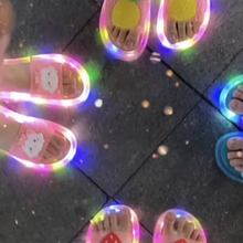 Afbeelding in Gallery-weergave laden, LED Happy Slippers For Children
